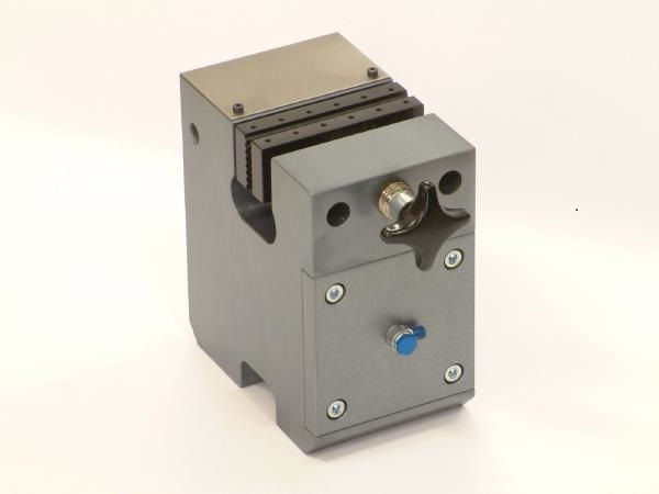 Big Pneumatic Grips - 30kN