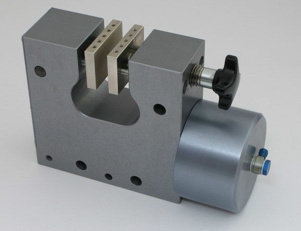 Large Pneumatic Grips - 16kN